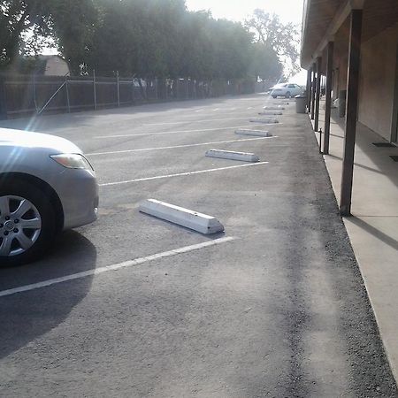 Budget Inn Tulare Exterior foto
