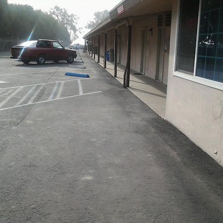 Budget Inn Tulare Exterior foto