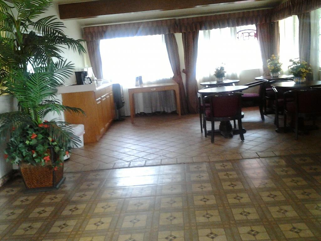 Budget Inn Tulare Exterior foto